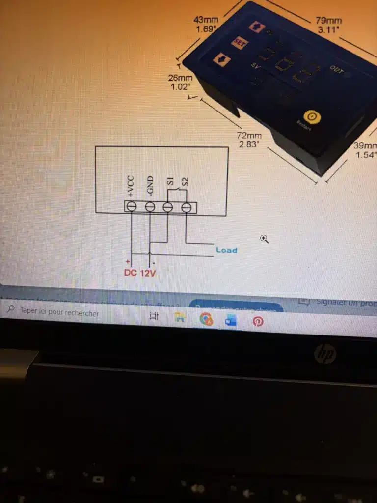 Schéma de câblage électrique en 12V du thermostat numérique W3230 pour ventilation DIY.